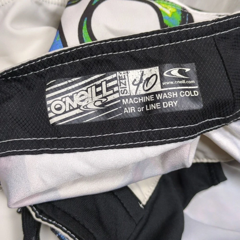 VTG Y2K O'Neil Byerly Freak Boardshorts Mens 40 White Skull Octopus Wax Comb 10
